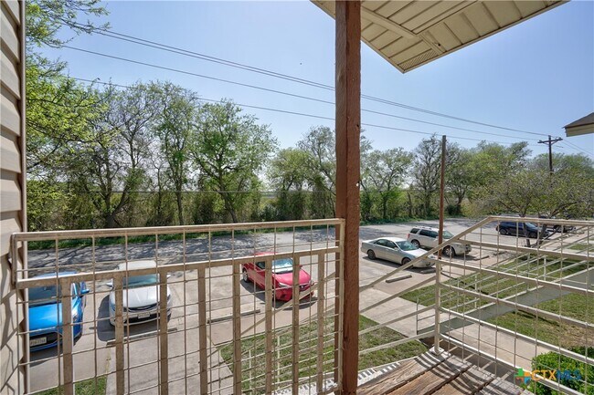 Photo - 714 Martindale Rd