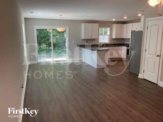 2041 Samantha Dr