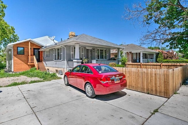 Photo - 2324 S Green St Unit U3