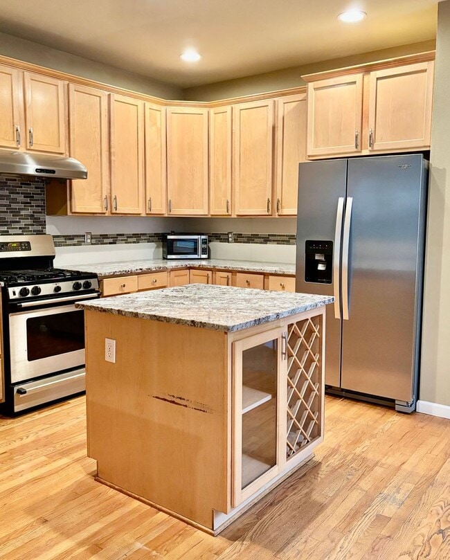 Photo - 4 Bed / 2.5 Bath Kirkland single family ho...