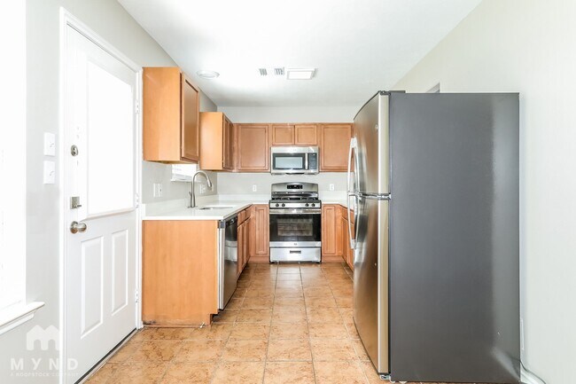 Photo - 33119 Cottonwood Bend
