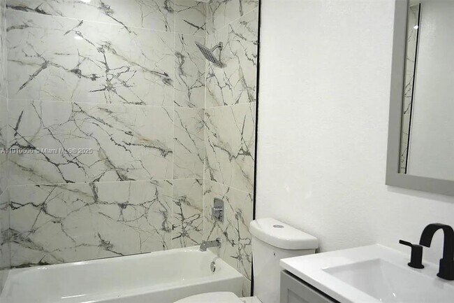 Photo - 920 NW 8th Ave Unidad 1