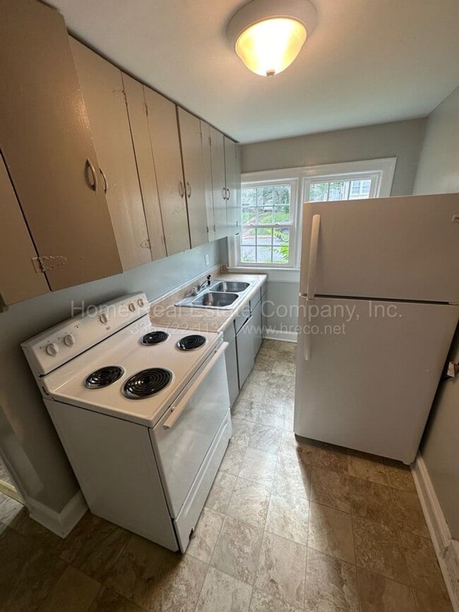 Photo - 611 Mulberry St SW