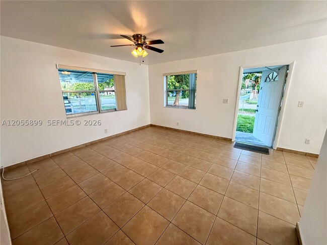 Photo - 1502-1504 N 57th Ave