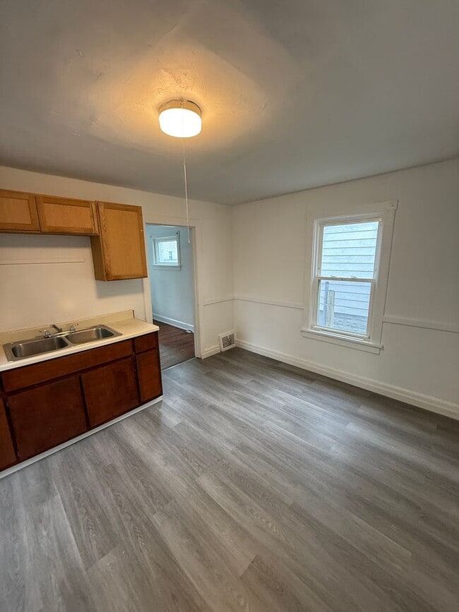 Photo - SECTION 8 & EDEN ACCEPTED!! Newly Renovate...