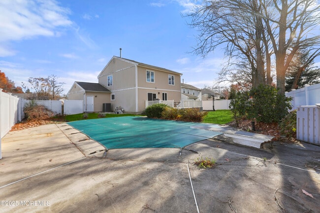 Photo - 1458 Iroquois Ct