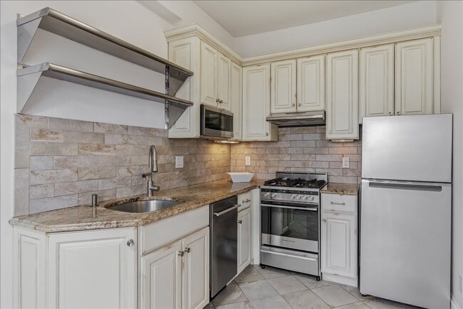 Photo - 600 Shirley St Unit 1