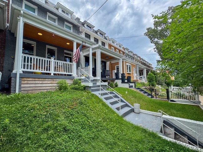Building Photo - 815 Longfellow St NW Rental