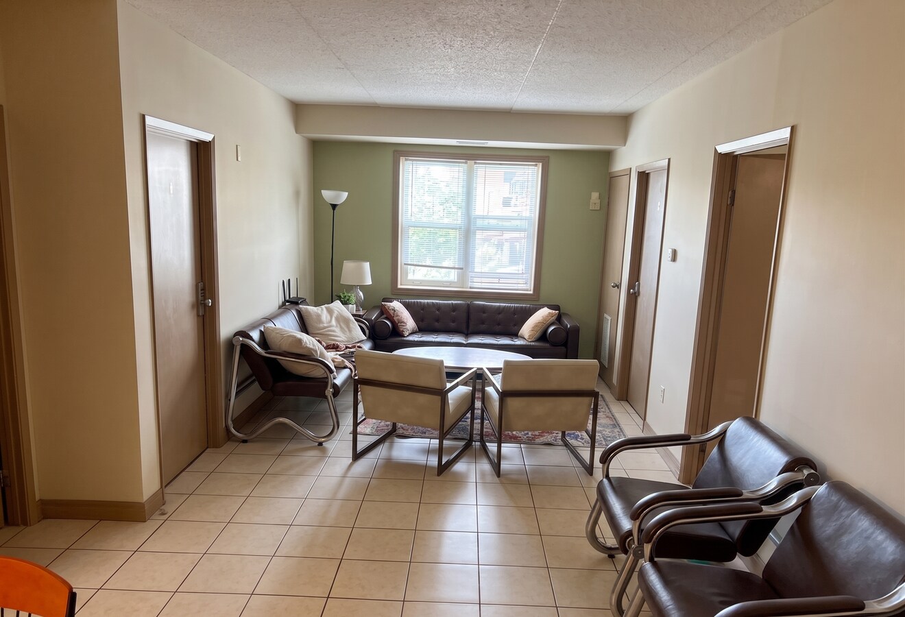 Photo - 271-271 Lester St Unit 1