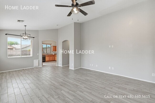 Photo - 16923 W Lundberg St