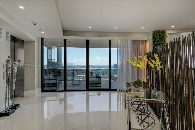 Photo - 18555 Collins Ave Unit 2403