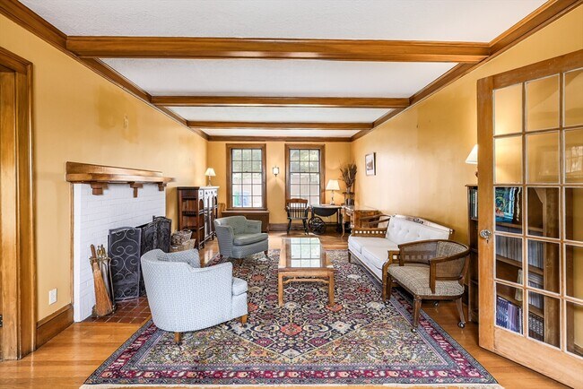 Photo - 269 Waltham St