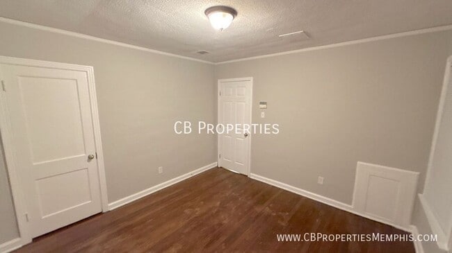 Photo - 2370 Larose Ave