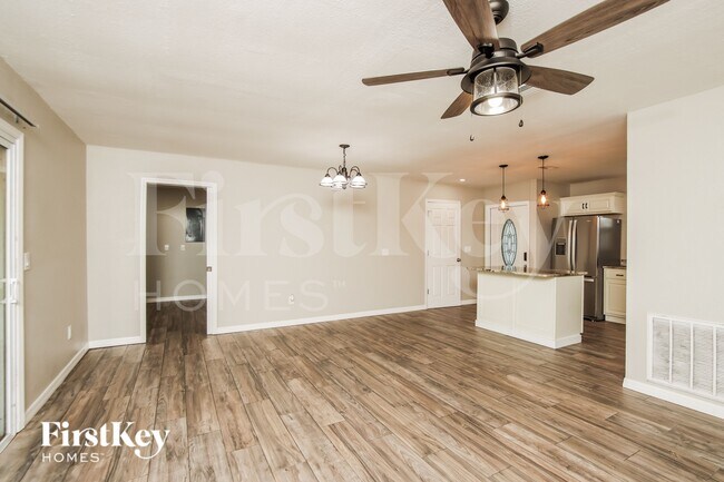 Photo - 1327 Valencia St SE