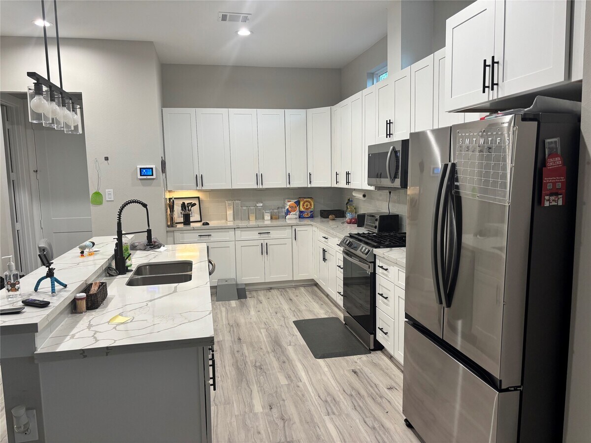 Photo - 6831 Paris St