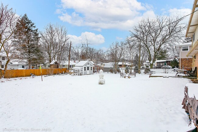 Photo - 322 Michigan Rd