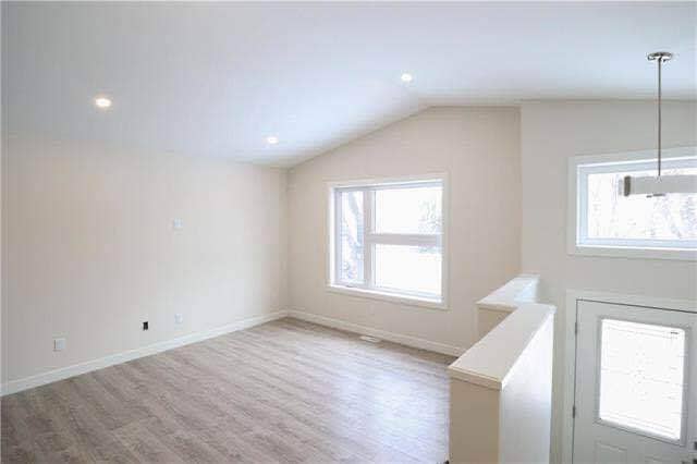 Photo - 7 Vivian Ave