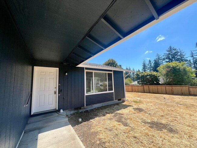 Photo - 9236 White Fir Dr NE