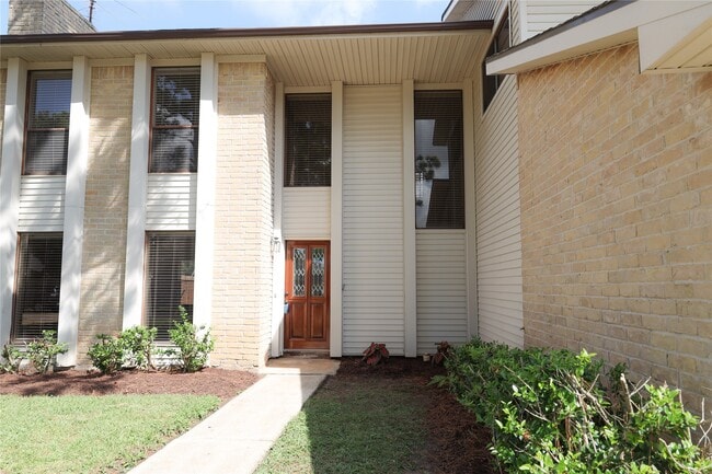 Photo - 10819 Sagerock Dr