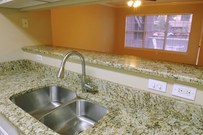 Photo - 501 W 26th St Unit 101