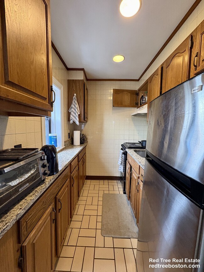 Photo - 914 Beacon St Unit 4