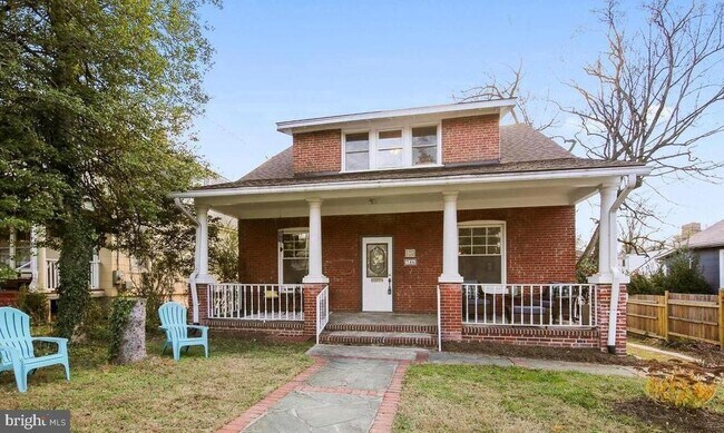 Photo - 746 Thayer Ave Casa