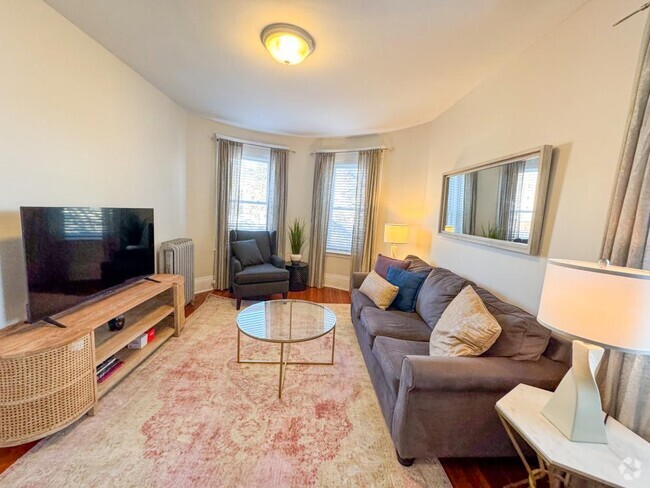 Building Photo - 1 bedroom in Brookline MA 02445 Unit 4 Rental