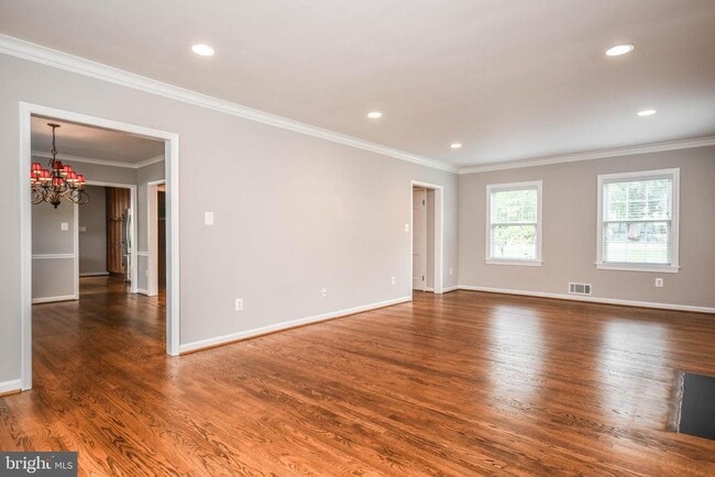 Photo - 1211 Vinita Ln
