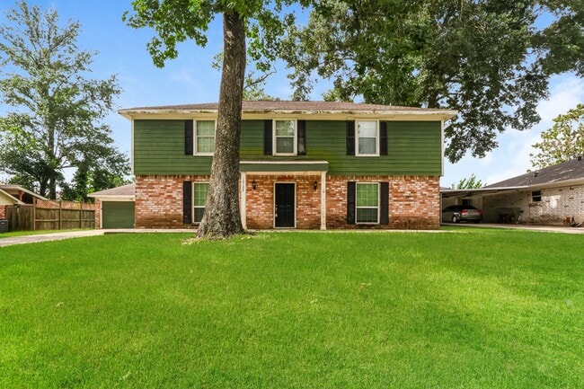 Building Photo - 10122 Woodhollow Dr