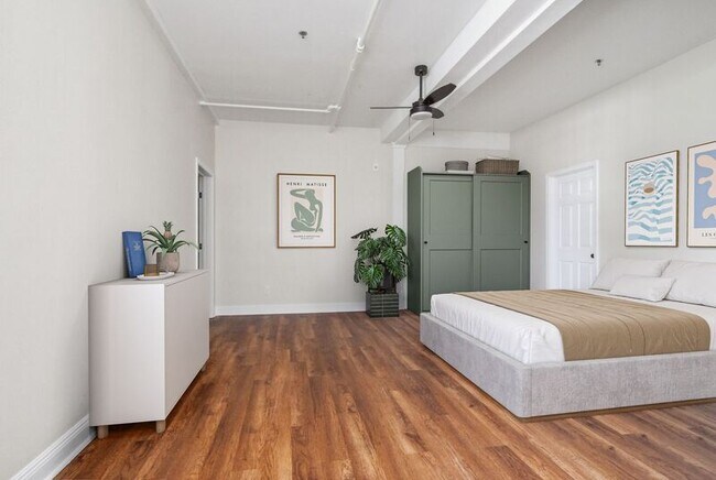 2135 Second St Unit 208