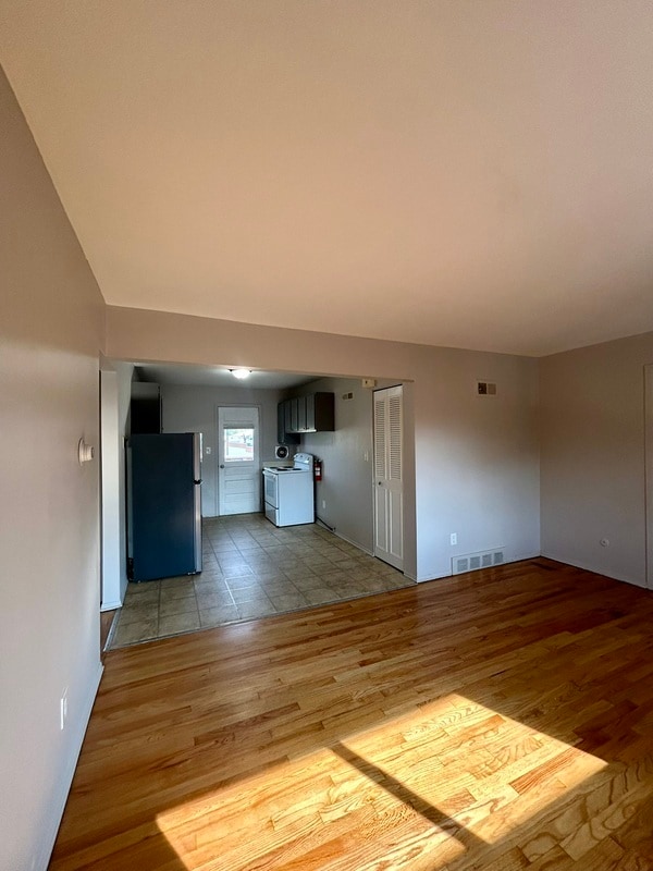 Photo - 1922 Goddard Rd