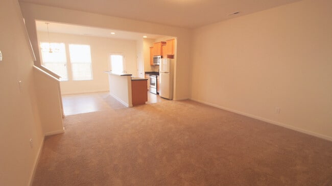 Photo - Beautiful and Bright 3 bedroom 2.5 bath Townhouse in Brightleaf with a Garage!!