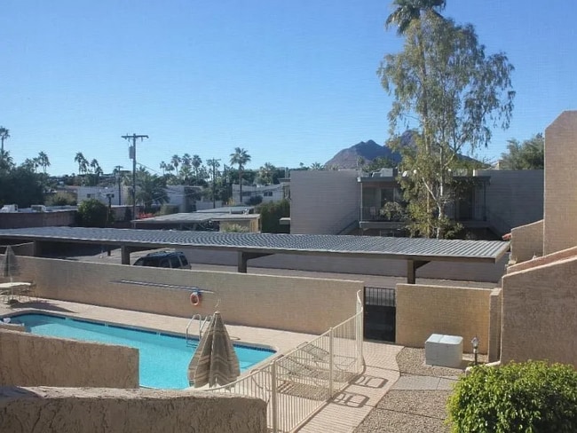 Photo - 4938 N 74th St