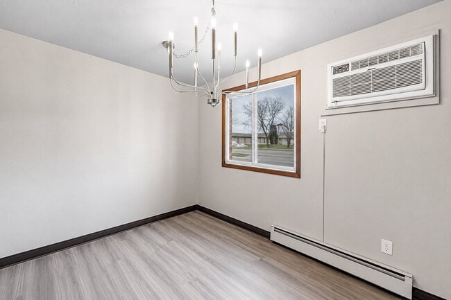 Photo - 1856 Verlin Rd