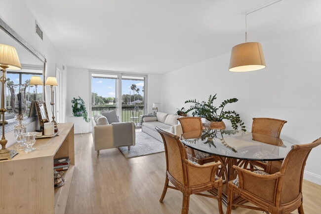 Photo - 9820 S Hollybrook Lake Dr Unit 306