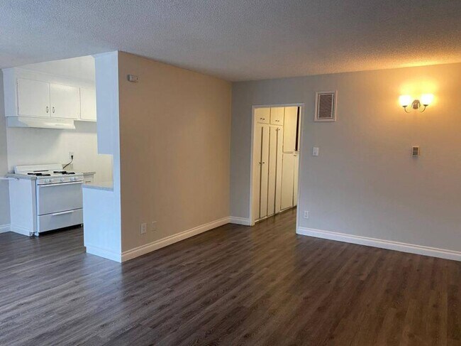 Photo - 1.0 bedroom in Canoga Park California 91304 Condo Unit 16