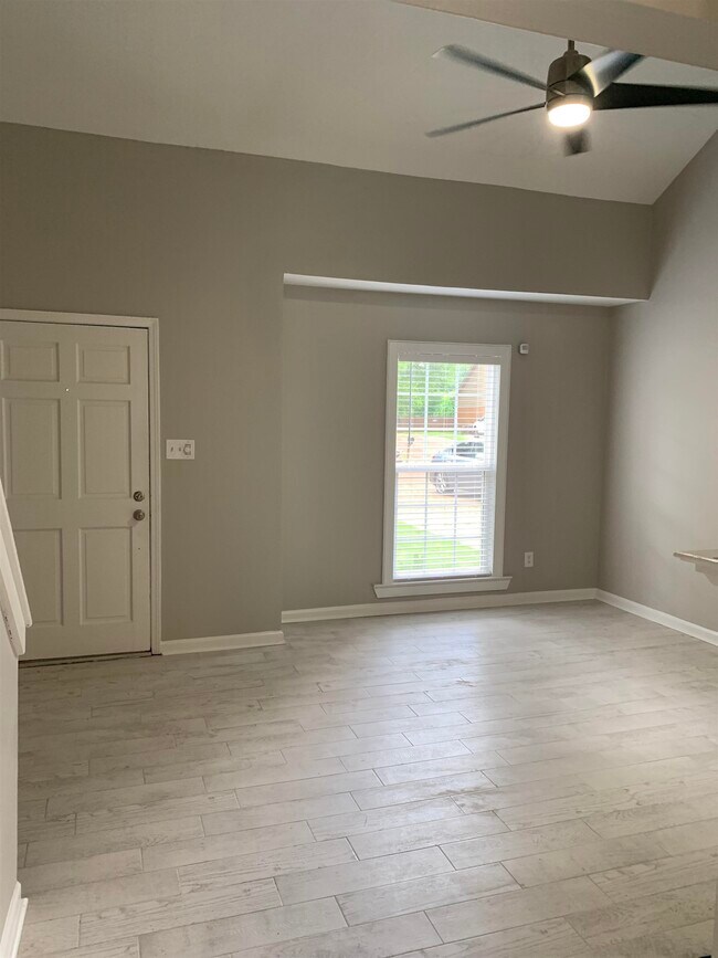 Photo - 4834 Sturbridge Ln
