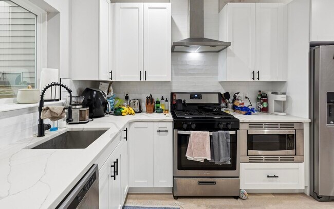 Photo - 2432 Jasper St Unit 1