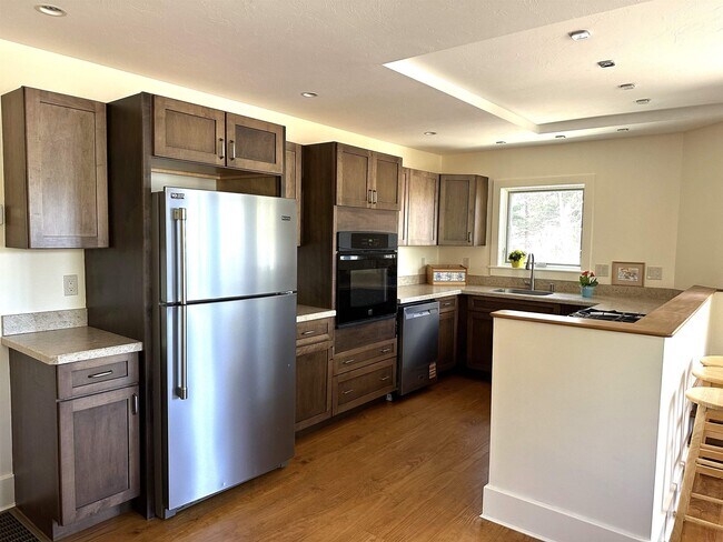 Photo - 222 College Rd