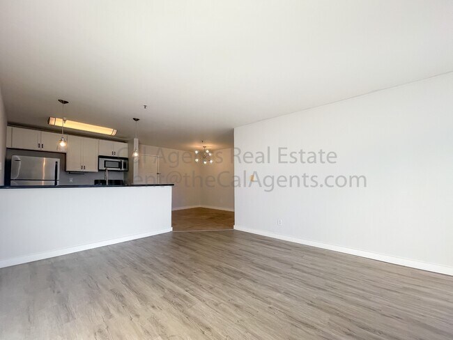 Photo - 6400 Christie Ave