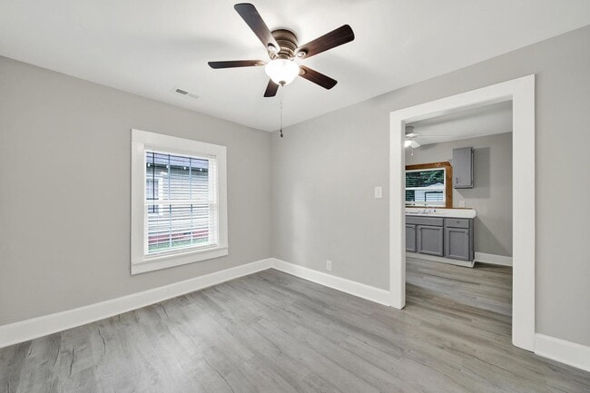 Photo - Recently Renovated 2 Bedroom Home in Rock ...