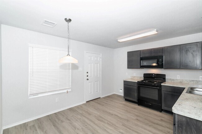 Photo - 25393 Claremont Hills Ln