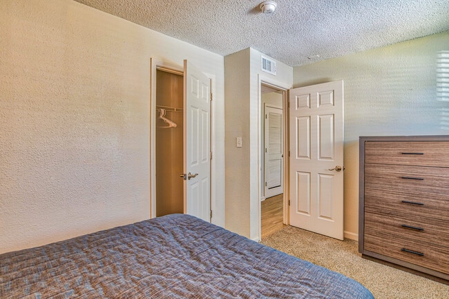 Towne West Manor