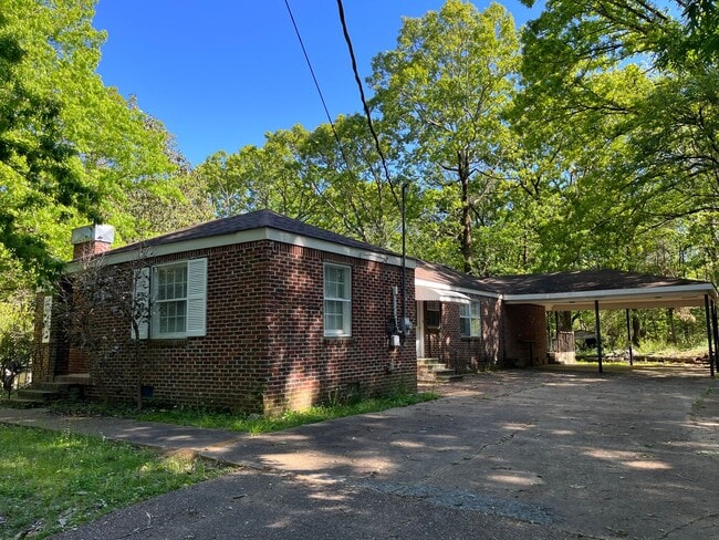 Building Photo - 148 Hwy 30 E