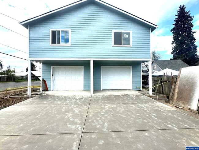 Building Photo - 1307 22nd Ave Unit 1311 22nd Ave.