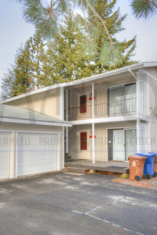 3624/3626 S Mount Vernon Street Duplex (Lo... - 3624/3626 S Mount Vernon Street Duplex (Lo... Apartment Unit 3626