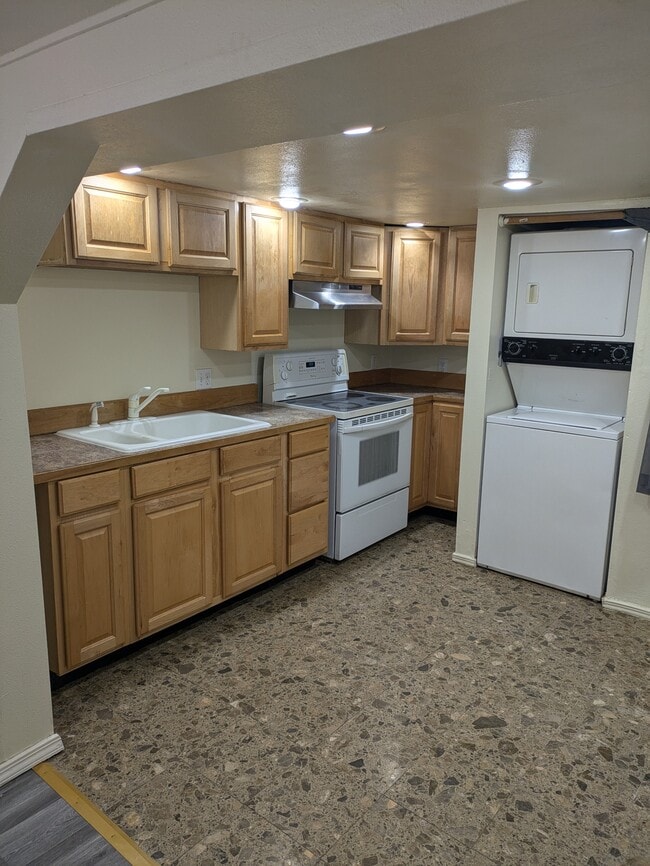 Photo - 1547 Sturgus Ave S