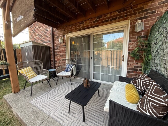 Building Photo - 721 N Hite Ave Unit 2 Rental
