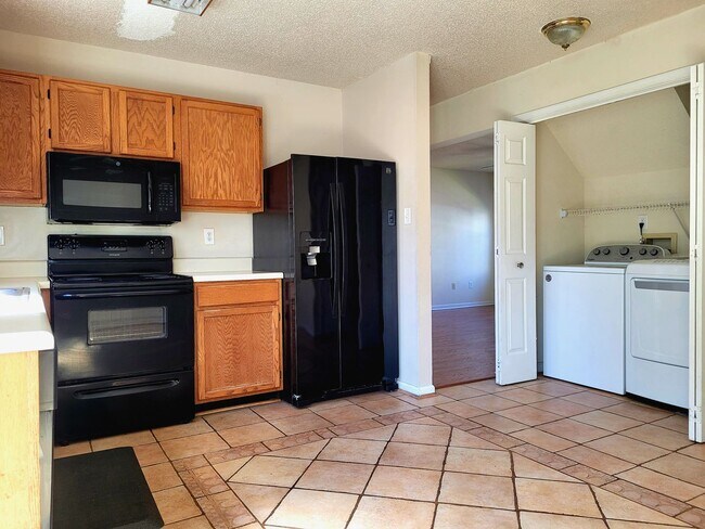 Photo - 4 bed single home near Fort Eustis for rent