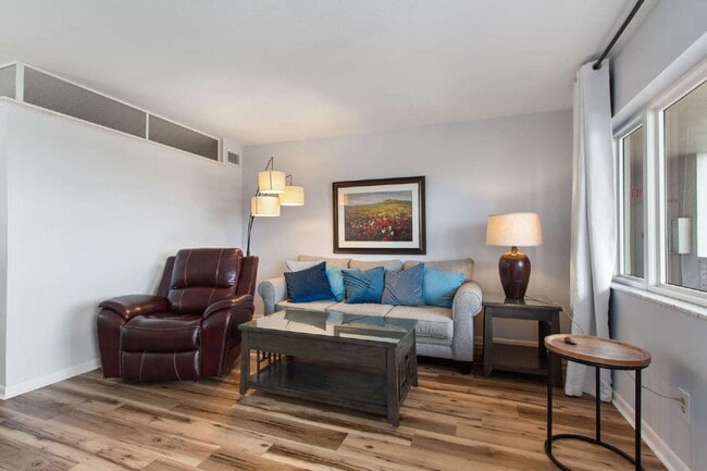 Photo - beautifully Furnished 1 Bedroom, 1 Bath, Walk-in Closets in both bedrooms. with a community Heate... Unidad Blg 5 - #608